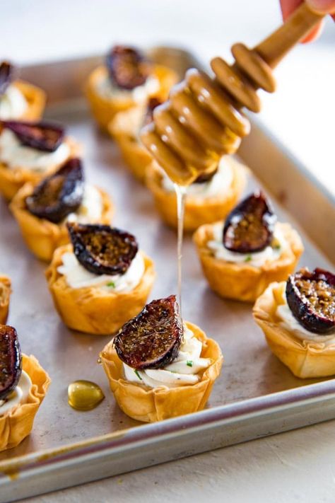 Christmas Canapes Make Ahead, Savory Appetizers Make Ahead, Christmas Starters Make Ahead, Christmas Day Starters, Appetizer Recipes Christmas, Fig Appetizer, Starter Ideas, Winter Appetizers, Holiday Party Appetizers