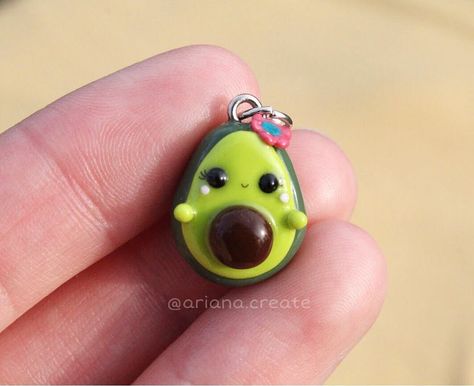 Hi guys!! Today I have this super adorable avocado!! This was a custom order, she wanted me to make her child’s pillow from justice!! ❓do… Miniature Animals, Handmade Miniatures, Hi Guys, Clay Art, Custom Orders, Avocado, Craft Ideas, Figurines, Miniatures