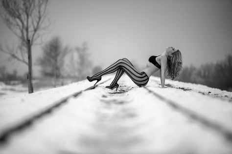 Railroad Photoshoot, Train Tracks Photography, Winter Shoot, Snow Photoshoot, Bouidor Photography, Snow Photography, Lingerie Photoshoot, Winter Photoshoot, Winter Photos