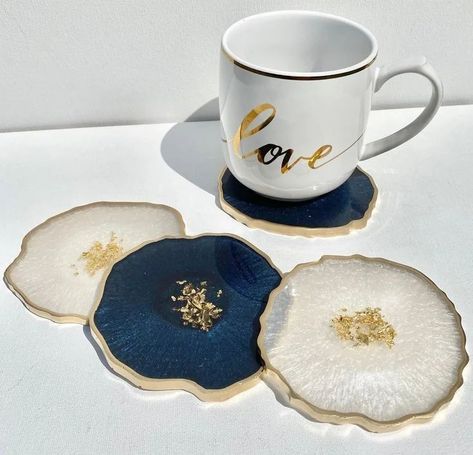 Can be customised ✨ tea and coffee coasters ☕ Coaster Resin Ideas, Epoxy Ideas Diy, Resin Coster, Resin Coasters Ideas, Resin Coasters Diy, Diy Resin Coasters, Coasters Design, Epoxy Coasters, Coasters Resin