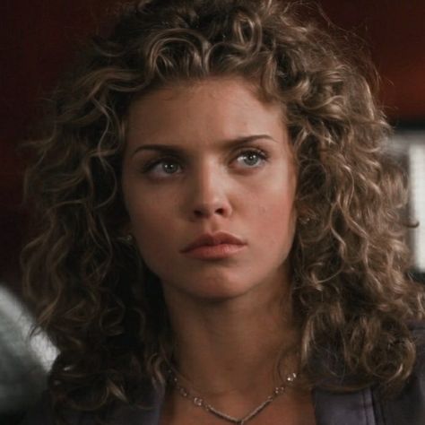 Annalynne Mccord 90210, Naomi Clark Hair, 90210 Naomi, Annalynne Mccord Hair, Naomi Clark, Annalynne Mccord, Natural Curly Hair Cuts, Lovers Rock, Curly Hair Photos