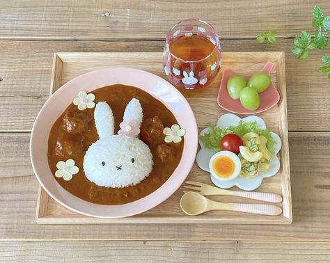 Cute Cafe Food, Kawaii Dinner, Miffy Food, Cute Meals, Kawaii Breakfast, Japanese Food Bento, Cute Bento, Kawaii Cooking, Cream Puff