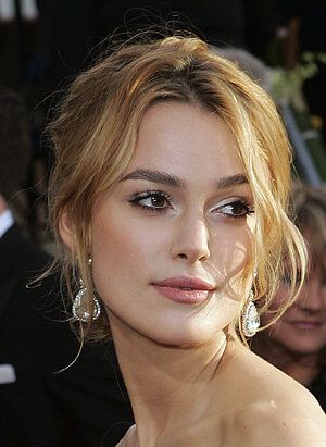 Beautiful English Faces - Keira Knightley list Kiera Knightly, Wedding Hairstyles And Makeup, Dark Eyebrows, Keira Knightly, Braut Make-up, Keira Knightley, Amanda Seyfried, Wedding Hair And Makeup, 인물 사진