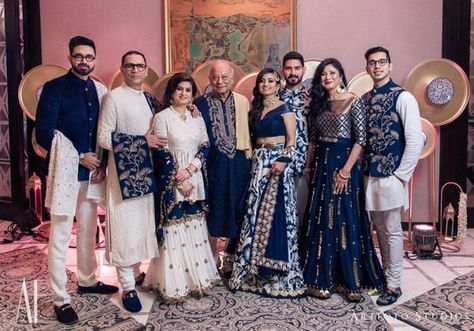 11 Families Who Coordinated Their Outfits To Perfection For The Big Day! Matching Family Outfits For Diwali, Family Wedding Matching Outfits, Twining Outfits For Family Indian, Engagement Dress Theme For Family, Wedding Twinning Outfits, Family Twining Dress Indian, Family Same Outfit Traditional, Family Function Outfit Indian, Family Outfit For Wedding