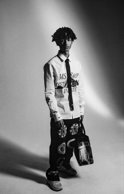 Willow Smith Fashion, Jaiden Smith, Jaden Smith Fashion, Photo Men, Headshot Poses, Photoshoot Aesthetic, Jaden Smith, Street Fashion Men Streetwear, Fashion Photography Inspiration