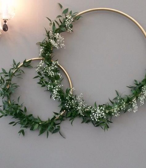 Floral Rings Wedding Decor, Hoop Wreaths, Hantverk Diy, Deco Champetre, Wedding Wall, Greenery Wreath, Floral Hoops, Deco Floral, Baby's Breath