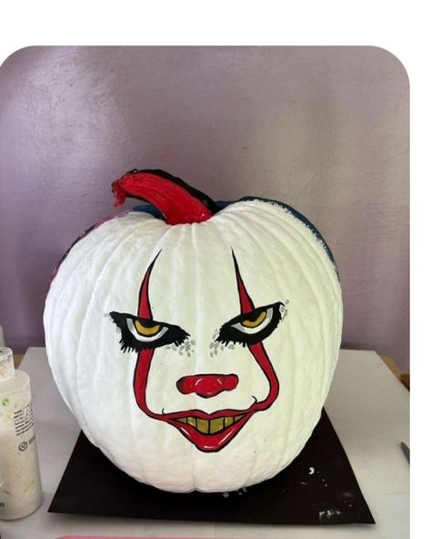 Pumpkin Paint Night Ideas, Simple Cute Pumpkin Painting, Betty Boop Pumpkin Painting, Horror Pumpkin Painting Ideas, Funny Painted Pumpkins Ideas, Halloween No Carve Pumpkin Ideas, Pumpkin Halloween Painting, Gru Pumpkin Painting, Painted Faces On Pumpkins