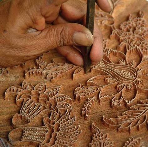 Textile Printing, Wood Block Printing, Wood Carver, Indian Block Print, Block Printing, Wood Blocks, Textile Prints, Texture Painting, Indian Art