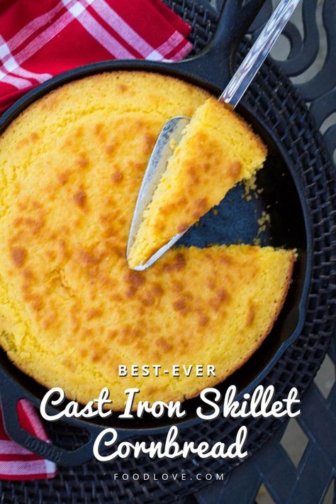 Bread Items, Cast Iron Skillet Cornbread, Iron Skillet Cornbread, Buttery Cornbread, Easy Cornbread Recipe, Best Cornbread Recipe, Cornbread Recipe Sweet, Recipe For 1, Cornbread Easy