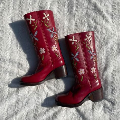 Funky Cowgirl Boots, Colored Cowboy Boots, Shoe Outline, Cowboy Boots With Flowers, Boots With Flowers, Red Cowboy Boots, Shoe Shine, Vintage Cowboy, Coastal Cowgirl