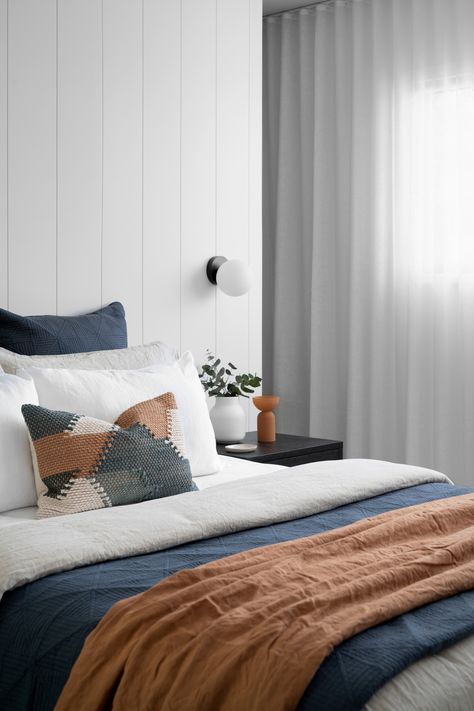 We're here to tell you that you absolutely CAN mix warm and cool tones in the bedroom...just like we've done here with the help of some beautiful bed linen from @adairs 🙌🏻⁠ ⁠ Our hot Z + S tip 💡 Keep your sheet set to a crisp white or neutral tone to balance everything out nicely. Oh, and a textured statement cushion is always the way to go! #interiordesign #interiors #interiorinspo #homerenovation #bedroominspo #bedroommideas #masterbedroom #bedroomdesign #bedlinen #zephyrandstone Bed Linen Styling, No Headboard Bedroom, Reno Tips, Color Palette Living Room, Jungle Decor, Retreat House, Interior Color Schemes, Home Design Diy, Interior Colour