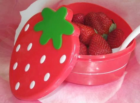 Strawberry Things To Buy, Kawaii Dessert, Strawberry Fields Forever, Cute Strawberry, Strawberry Fields, Food Lifestyle, Kawaii Food, Aesthetic Photos, Strawberry Shortcake