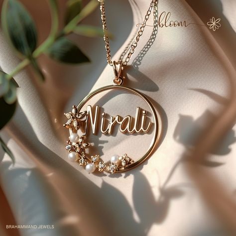 Name Pendant Design, Name Pendant Gold, Name Pendent, Necklace Name Design, Unique Gold Jewelry Designs, Locket Design, Snap Streak Ideas Easy, Cute Engagement Rings, Name Pendant