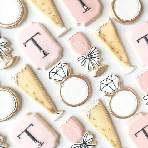 So pretty !#Repost @konfectionsandkonfetti ・・・ A little bubbly & brews before the I do’s 🍾🖤🍺 Ring design inspired by @downtowndoughto but… Bubbles And Brews, Beer Cookies, Couples Bridal Shower, Couple Wedding Shower, Bridal Shower Cookies, Wedding Shower Decorations, S Ring, Pink Boutique, Wedding Cookies