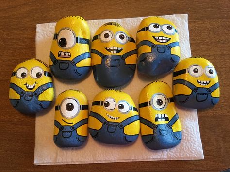 DIY Minion Painted Rock | DIY | Pinterest | Minions, Rocks and DIY ... Painted Rocks Minions, Minion Stone Painting, Minion Rock Painting Ideas, Rock Painting Ideas Minion, Minion Rock Painting, Minion Diy, Minion Painting, Minion Rock, Rock Diy