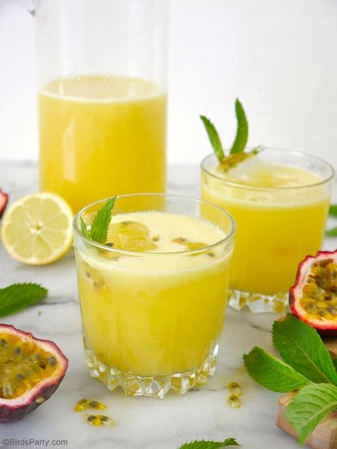 Passion Fruit Lemonade Recipe - an easy and delicious recipe that's perfect for serving on a hot summer's day! by BirdsParty.com @birdsparty #lemonade #passionfruit #recipe #summerdrink #summerrecipe #drinks #beverages Recipe With Limes, Passionfruit Lemonade, Passion Fruit Lemonade, Drinks Lemonade, Cocktail Punch, Fruit Lemonade, Limeade Recipe, Diy Nautical, Bird Party