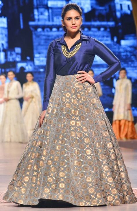 Banarasi Skirt And Top, Satin Shirt With Skirt, Huma Quraishi, Banarasi Skirt, Fashion In India, Athiya Shetty, Mehendi Outfits, Huma Qureshi, Lehnga Dress