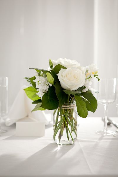 Found on Bing from www.pinterest.com White Flower Arrangements, Flowers Arrangements, Ideas For Wedding, Deco Floral, Wedding Flower Arrangements, Table Arrangements, Table Flowers, Flower Centerpieces, Floral Centerpieces