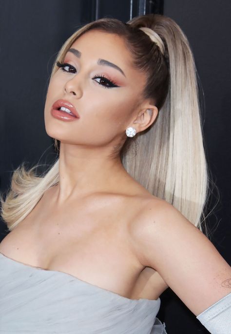 Ariana Grande Nickelodeon, Ariana Grande Blonde Hair, Ariana Grande Blonde, Shoe Commercial, Ariana Grande Beautiful, Ariana Grande Grammys, Grammys 2020, Ariana Grande Lyrics, Dream Face