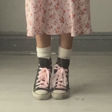 Pink Laces Shoes, Pink Converse With Ribbon Laces, Ribbon Laced Converse, Ribbons On Shoes, Shoe Lace Ribbon, Ribbon Lace Shoes, Sneakers With Ribbon Laces, Grade 8 Grad Dresses Simple, Ribbon Laces Sneakers