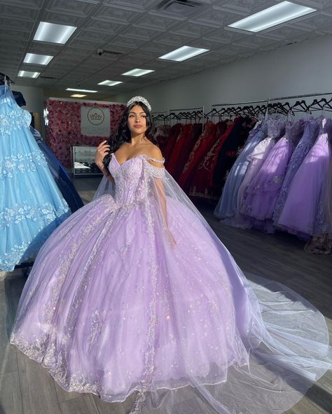 Purple Quinceanera Dresses Sparkle, Light Purple Dresses Quinceanera, Purple Themed Quinceanera Dresses, Violet Sweet 16 Dress, Light Purple Sweet 16 Dress, Cute Quinceanera Dresses Purple, Purple Dresses Sweet 16, Sweet 15 Purple Dress, Lavender Sweet 16 Dresses Ball Gowns