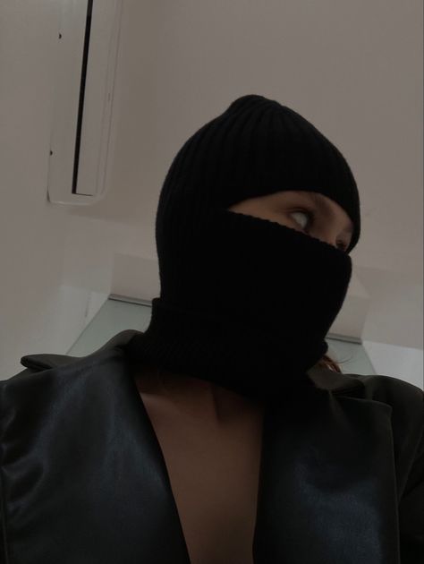 Mask Outfit, Women's Balaclava, Bad And Boujee, Grunge Fashion Soft, Ski Mask, Fashion Face Mask, High End Fashion, Black Outfit, Hat Fashion