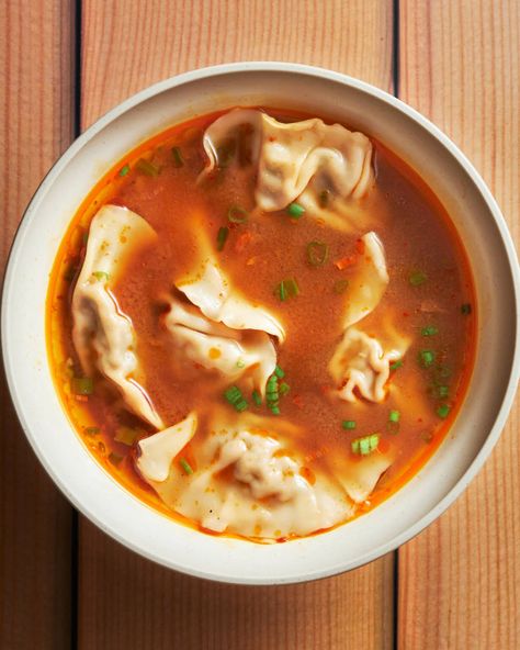 Miso Kimchi Soup, Kimchi Dumpling Soup, Miso Soup Dumplings, Dumpling Miso Soup, Korean Miso Soup, Miso Dumpling Soup, Kimchi Soup Recipe, Kimchi Dumplings, Cycle Synching