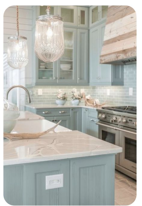 Coastal Kitchen Ideas, Light Blue Kitchens, Small Beach Houses, Coastal Kitchen Design, Cabinets Makeover, Beach Kitchen, Vacation Villa, Beach House Interior Design, Beach Kitchens