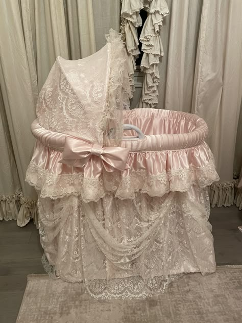 Princess Nursery, Wanting A Baby, Baby Room Themes, Baby Room Inspiration, Cunas Para Bebes, Nursery Room Inspiration, Baby Bassinet, Dream Baby, Nursery Baby Room