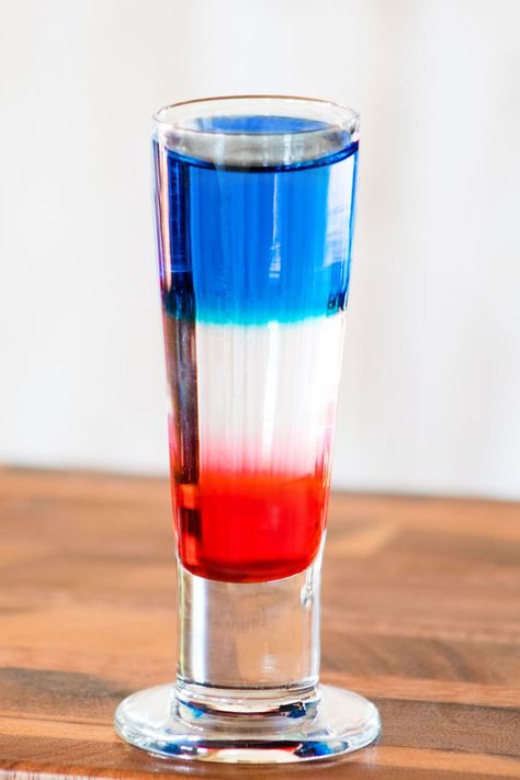 Red White Blue Cocktail, Patriotic Cocktails, Cocktails And Mocktails, Blue Drinks, Blue Cocktails, The Fourth Of July, Easy Cocktails, Star Spangled, For Your Party