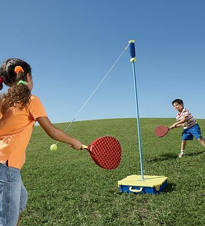 Backyard Water Games, Diy Kids Playground, Tetherball, Diy Yard Games, Outside Games, Water Games For Kids, Diy Playground, Kids Outdoor Play, Backyard Playground