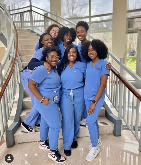 Black Doctor Aesthetic Medical, Black Med Student Aesthetic, Black Nicu Nurse Aesthetic, Black Doctors Women, Black Doctors Women Goals, Black Nurses Aesthetic, Black Women Doctors, Nurse School Aesthetic, Nursing Astethic