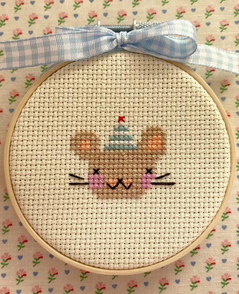 Beginners welcome here! My collection of mini cross-stitch patterns (and kits) are perfect for beginners of all ages! Easy to stitch with just a few supplies, these designs can be framed in a 3" hoop, ready to display in your home or be given as a gift to a friend. Full color 5.5" x 8.5" pattern, packaged in 2ml resealable clear hanging bag Professionally printed beginner how-to cross-stitch guide and Illustrated guide to special stitches included Finished size of design area: 22 sts wide x 17 s Chipmunk Cross Stitch Pattern, Mini Cross Stitch Ornaments, Cute Animal Cross Stitch Patterns, Cute Mini Cross Stitch, Cute Small Cross Stitch Patterns Free, Cross Stitch Mouse, Cross Stitch Animals Patterns Free, Muppet Cross Stitch, Cross Stitch Beginner Tutorials