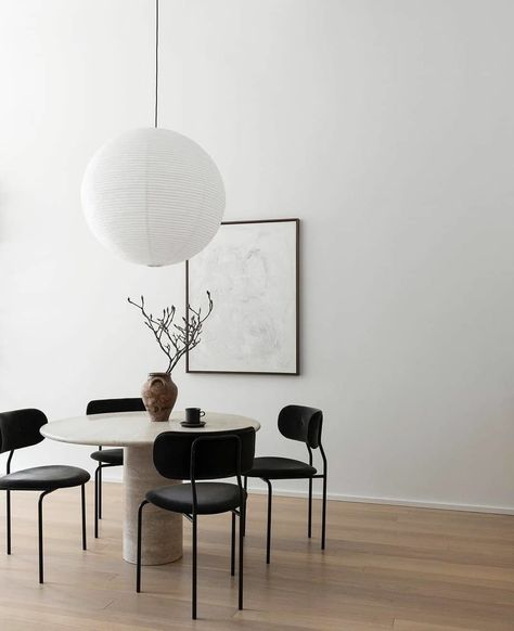 Tess Beryl Meyer (@tessbmeyer) • Instagram photos and videos Akari Pendant, Interior Minimalista, Design Blogs, Dining Room Inspiration, Elegant Interiors, Minimalist Interior, Dining Room Design, Interior Inspo, Cheap Home Decor