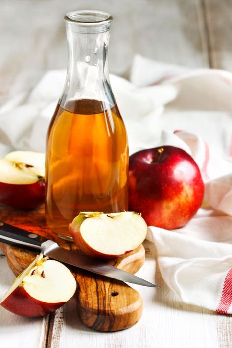 From treating hair and skin problems to being the ultimate weight loss weapon, apple cider vinegar is known for its many health benefits. However, there are still quite a few rumours surrounding apple cider vinegar and not all of them are true. Apple Vinegar, Skin Natural Remedies, Fat Loss Drinks, Natural Sleep Remedies, Natural Cold Remedies, Cold Home Remedies, Natural Cough Remedies, Cold Remedies, Diet Foods