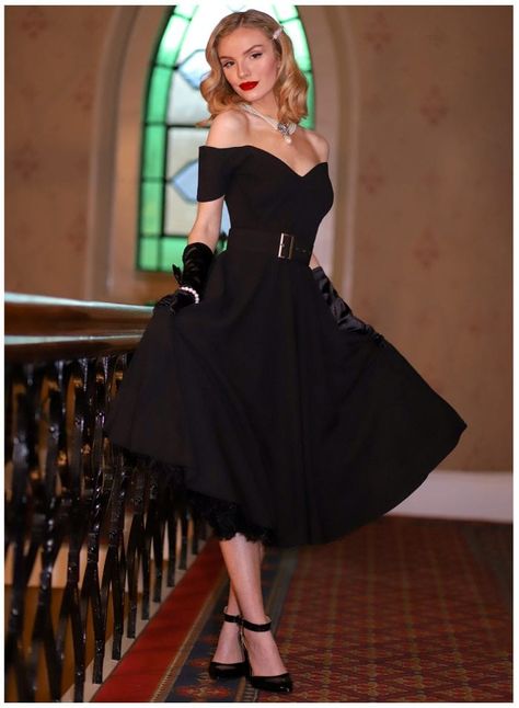 Buy 1950's Full Circle Dresses Online - British Retro Black Dress Outfit Party, Vintage Striped Dress, Black Dress Outfit, Rockabilly Dresses, Bardot Style, Black Party Dress, Outfit Party, Circle Dress, Black Party Dresses