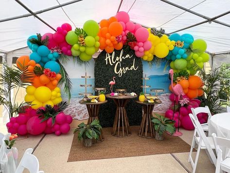 Hawaii Balloon Garland, Aloha Party Decorations Ideas, Hawaiian Party Decorations For Adults, Aloha Graduation Party, Luau Balloon Garland, Hawaiian Balloon Garland, Grad Congratulations, Aloha Party Decorations, Hawaii Birthday Party