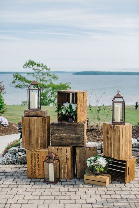 Crates and lanterns for rustic ceremony decor. Rustic Stage Decor, Rustic Stage Design, Rustic Crate Decor, Conference Stage Decor, Rustic Decor Party, Rustic Event Decor, Rustic Ceremony Decor, Conference Stage Design, Marquee Styling