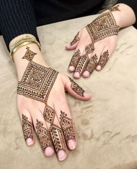 Mehindi Bridal Designs Arabic, Henna Moroccan Style, Moroccan Mehendi Designs, Moroccan Henna Designs Simple, Moroccan Mehndi Design, Moroccan Mehendi, Moroccan Henna Designs, Mehendi Simple, Mehndi Ideas