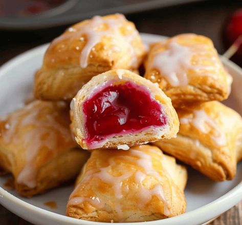 Crescent Roll Recipes Dessert With Cherry Pie Filling, Cherry Pie Crescent Rolls, Cherry Pie Bites Crescent Rolls, Easy Cherry Pie Bites, Dessert With Cherry Pie Filling, Canned Cherry Pie Filling Recipes Easy, Recipes With Cherry Pie Filling, Recipes Using Cherry Pie Filling, Canned Cherry Pie Filling Recipes