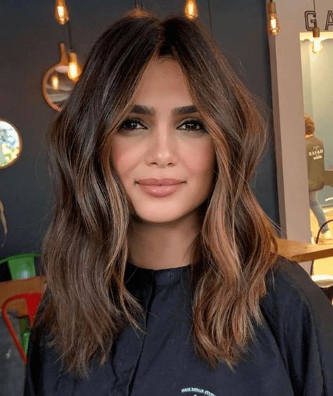 Long Bob For Thick Hair Straight, Haircut Women Medium Length, Women Haircut Short Medium, Medium Long Thick Haircut, Best Haircuts For Thick Coarse Hair, Business Women Haircut, Cute Haircuts Bangs, Mid Length Haircuts Thick Hair, Thick Medium Hairstyles