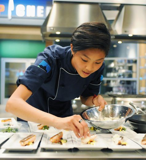 On winning, what she'll do next, and how to cook like a French chef at home - kristen kish Kristen Kish, Chef Pictures, Culinary Chef, Cooking Photography, Cooking Competition, Female Chef, Iron Chef, Korean Fried Chicken, Water Table