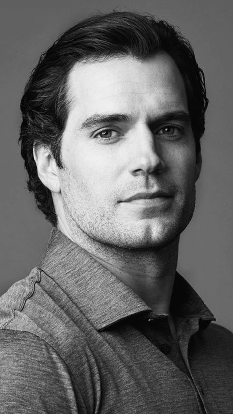 Portrait Refrences Photos Male, Henry Cavill Portrait, Famous People Portraits, Celebrity Headshots, Smiling People, Life Drawing Reference, Drawing People Faces, Portrait Photography Women, Still Life Drawing