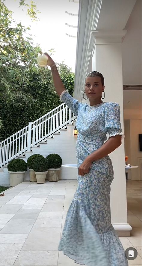 Sophia Richie Outfits, Event Dresses Classy, Floral Outfit Summer, Sophia Richie, Preppy Women, Elegant Outfit Classy, Sofia Richie, Summer Attire, Model Aesthetic