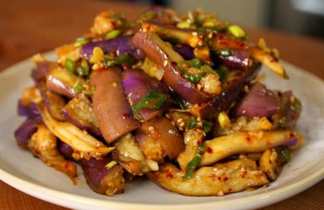 Namul Recipe, Korean Sides, Eggplant Side Dishes, Maangchi Recipes, Steamed Eggplant, Korean Banchan, Aubergine Recipes, Korean Meals, Korean Side Dishes