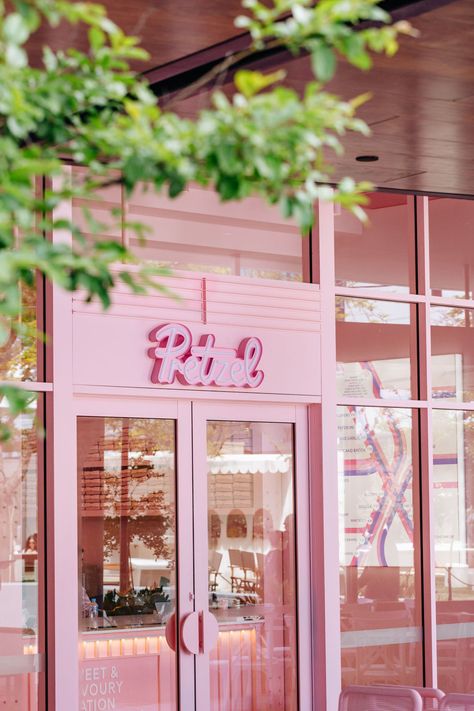 Modern-design pink pretzel store, lots os natural light, a splash of greenery. Hot Pretzels, Store Exterior, Market Stall Display, Pink Store, Stall Display, Market Stall, Market Stalls, Pretzels, Pretty In Pink