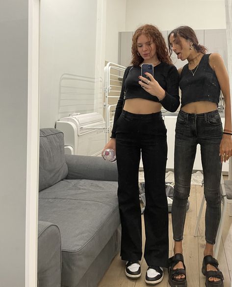 #friends #bestfriends #black #ootd #outfit #techno #house #party #club #summer Techno House Party Outfit, House Party Outfit Black Women, Party Outfit Black Women, Outfit Techno, Underground Party, House Party Outfit, Black Ootd, Techno House, Party Outfits