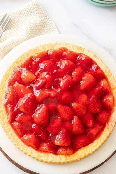 Mary Berry Sponge Fruit Flan Fruit Flan Recipe, Fruit Custard Tart, Flan Cake Recipe, Strawberry Flan, Fruit Flan, Strawberry Sponge Cake, Flan Cake, Mary Berry Recipe, British Recipes