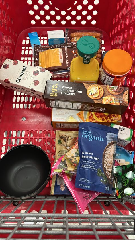 Target Cart Picture, Target Grocery Cart, Walmart Shopping Aesthetic, Target Runs Aesthetic, Target Shopping Cart Aesthetic, Target Food Shopping, Aesthetic Grocery Haul, Target Cart Aesthetic, Target Run Aesthetic