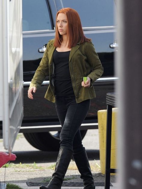 Scarlett Johansson Scarlett Johansson Red Hair, Winter Vacation Outfits, Наташа Romanoff, Captain America 2, Winter Outfits 2020, Luc Besson, Vacation Outfits Women, Captain America The Winter Soldier, Black Widow Movie